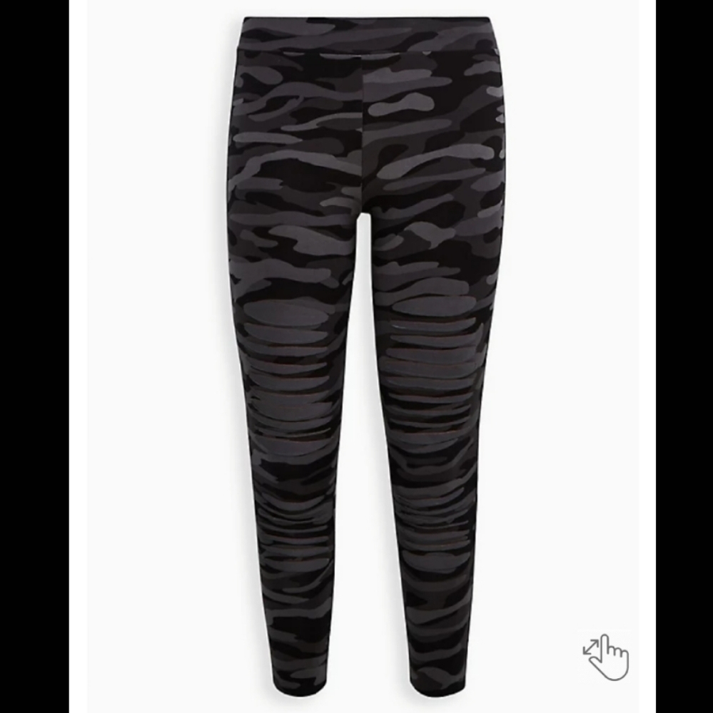 NWT TORRID PREMIUM LEGGINGS DESTRUCTED CAMO SIZE 4X